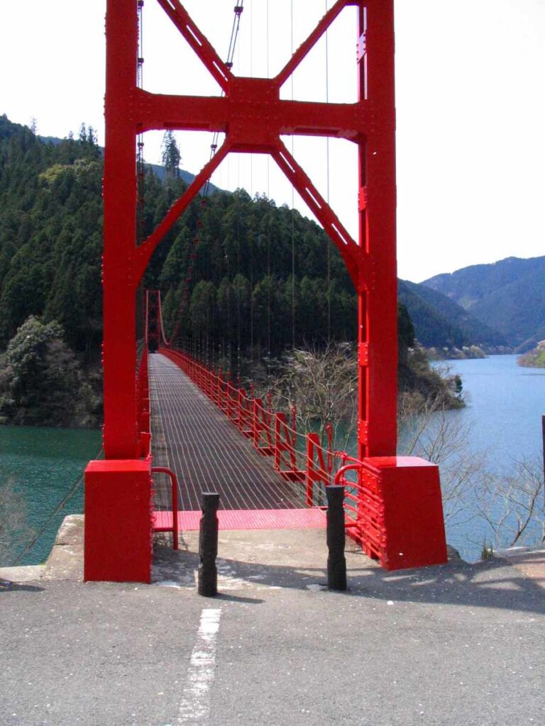 二川ダム湖　蔵王橋