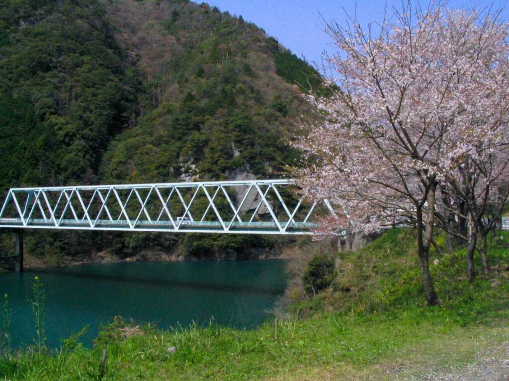 有田川　二川ダム湖