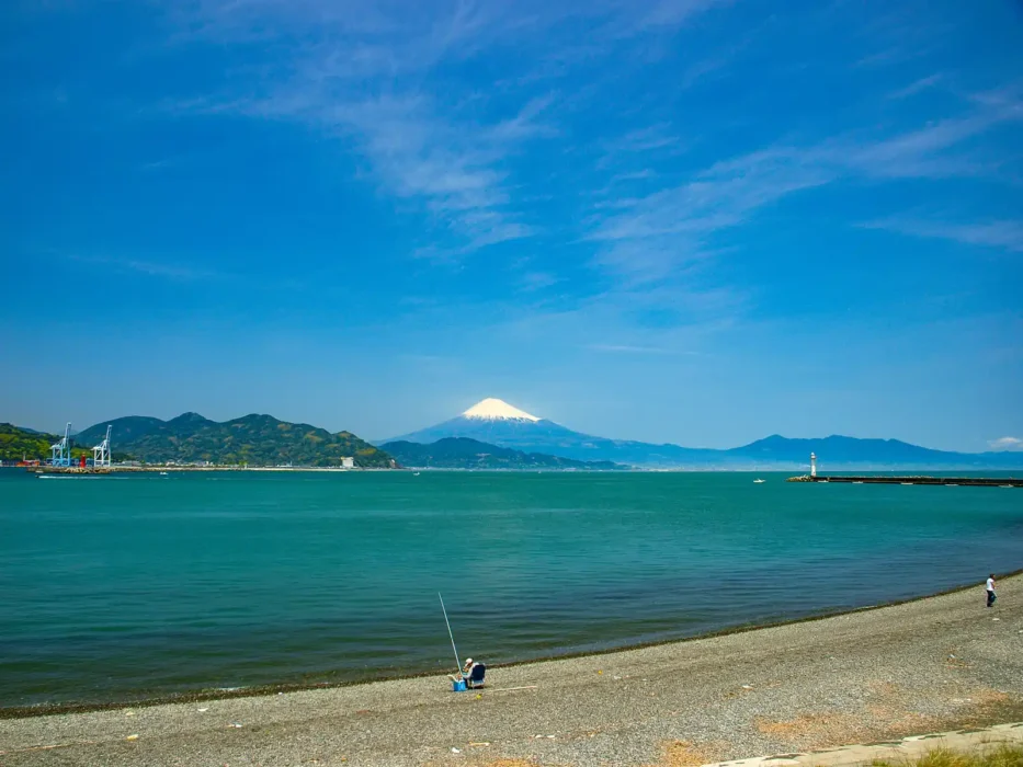三保の松原の海岸からの富士山