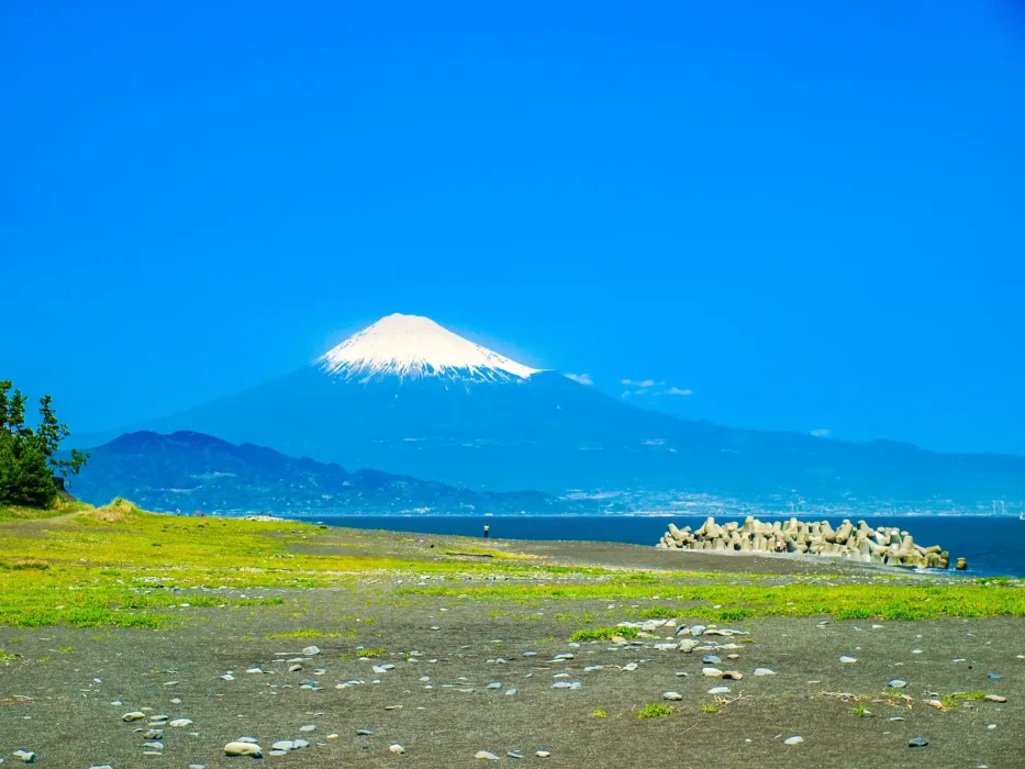 三保の松原の海岸からの富士山