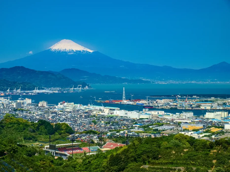 三保の松原の海岸からの富士山