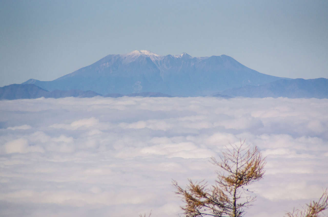 雲海と御嶽山の写真画像